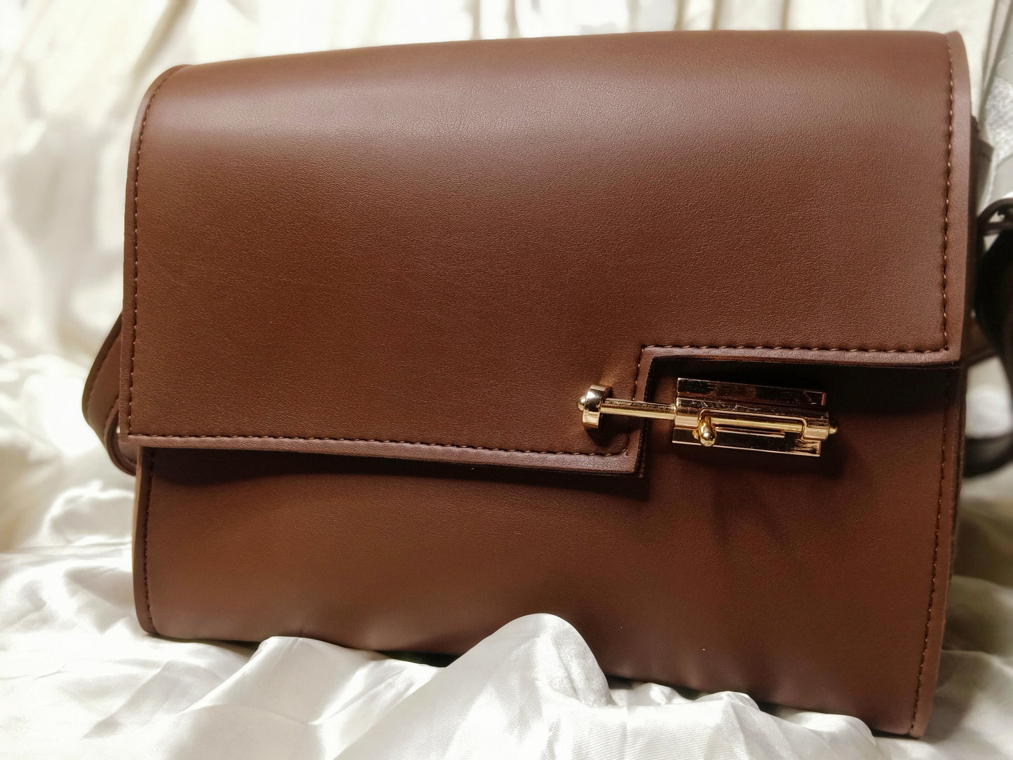 Latch Bag Brown
